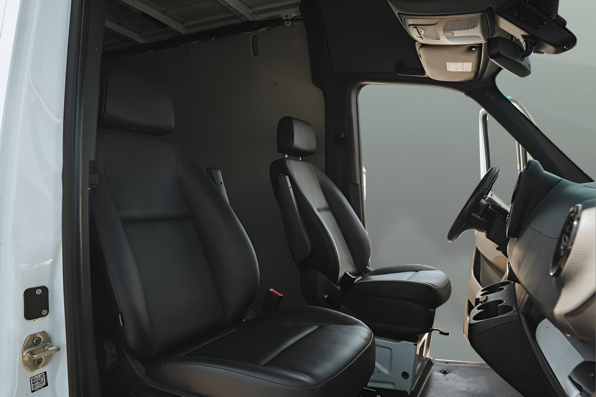 Used 2020 Mercedes-Benz Sprinter 2500 image 12