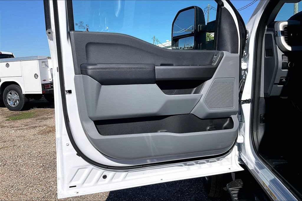 New 2026 Ford F450 XLT w/ Ambulance Prep Package RWD image 12