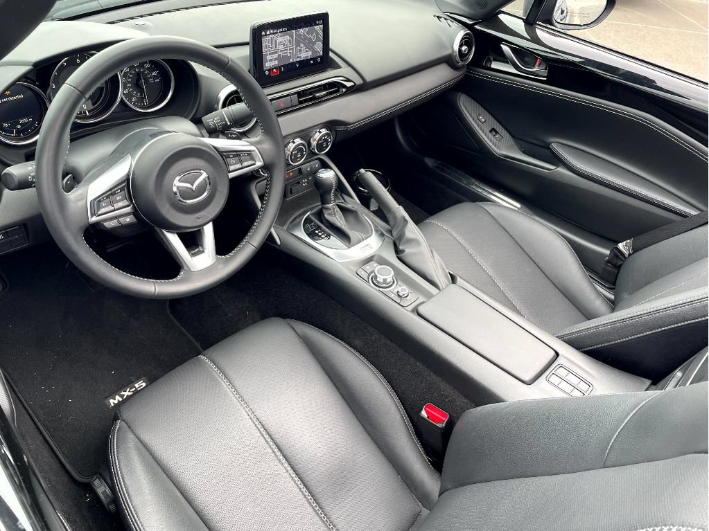 Used 2023 MAZDA MX-5 Miata Grand Touring RWD image 12