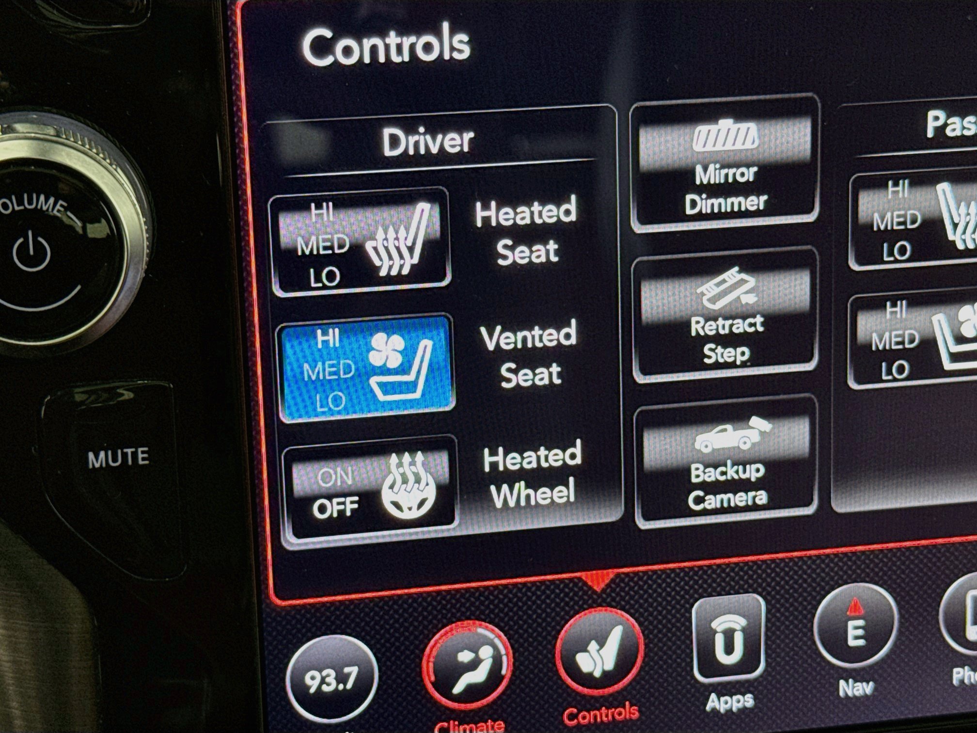 Used 2019 RAM 1500 Limited AWD/4WD image 22