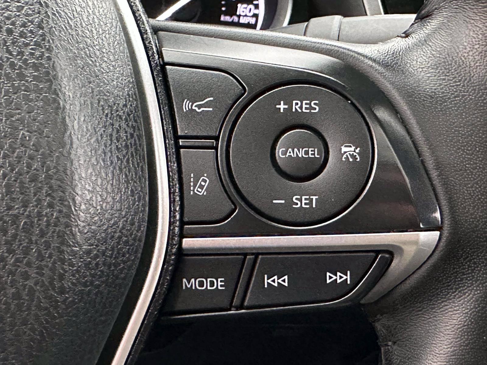 Used 2022 Toyota Camry XLE w/ Navigation Upgrade Package image 23