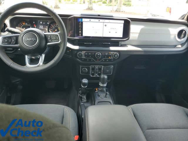 Used 2024 Jeep Wrangler Unlimited Sahara w/ Safety Group AWD/4WD image 15