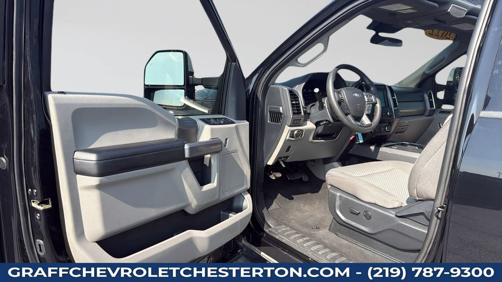 Used 2022 Ford F350 XLT w/ XLT Premium Package AWD/4WD image 24