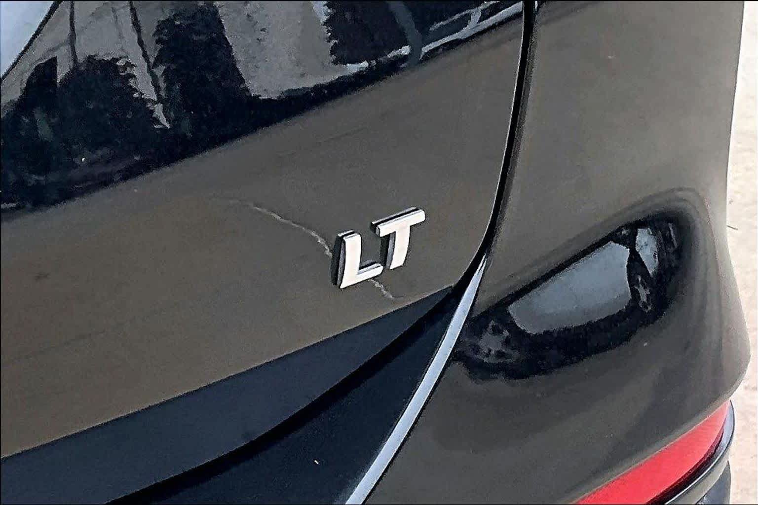 Used 2023 Chevrolet Equinox LT FWD image 29