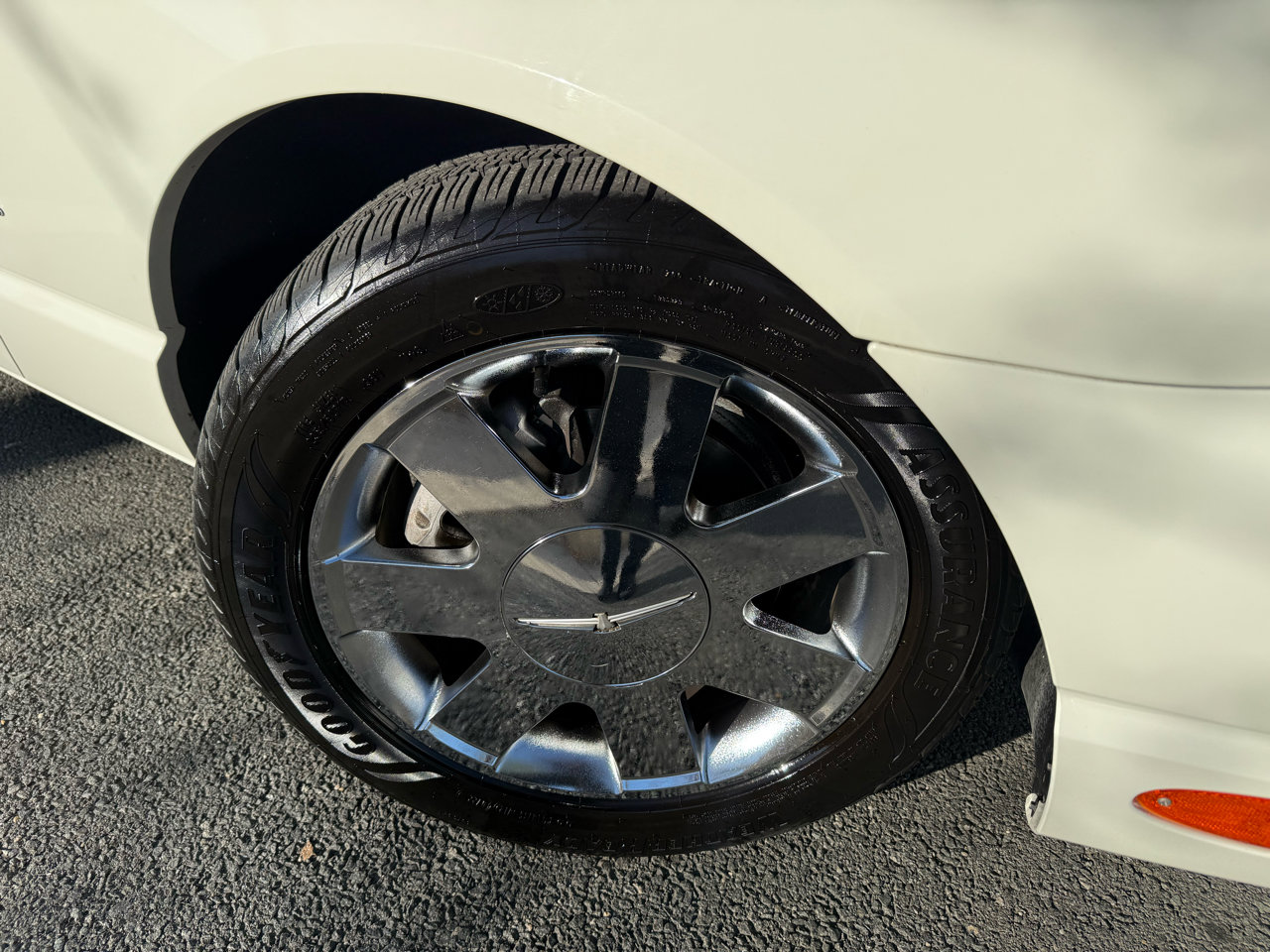 Used 2003 Ford Thunderbird image 41