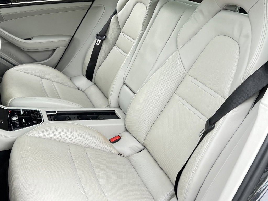Used 2018 Porsche Panamera Turbo w/ Sportdesign Package image 18