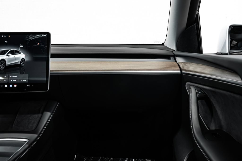 Used 2025 Tesla Model Y Long Range RWD image 28