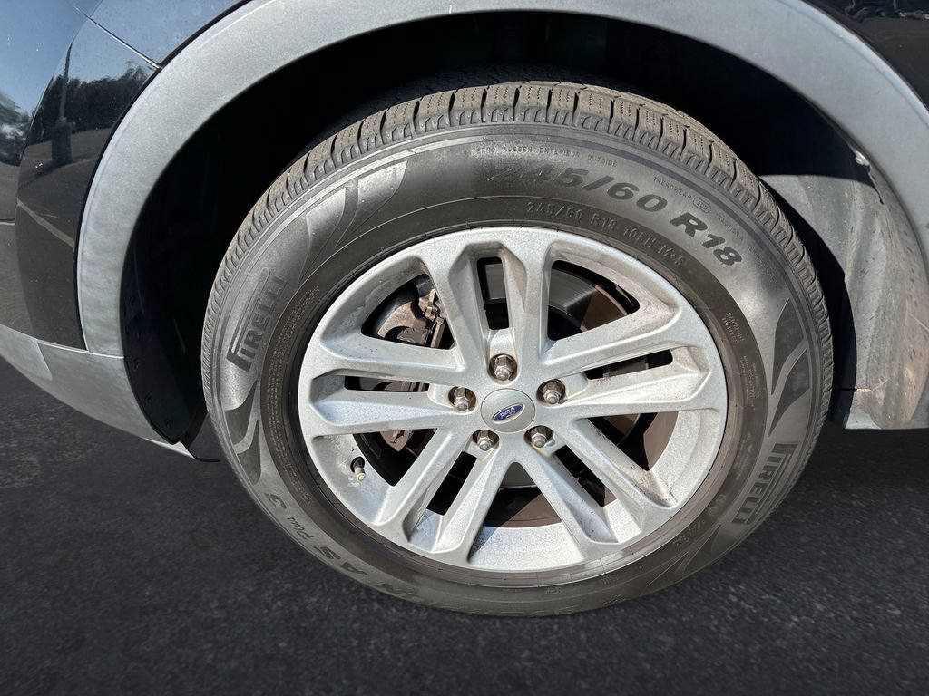 Used 2016 Ford Explorer XLT w/ Equipment Group 202A FWD image 18