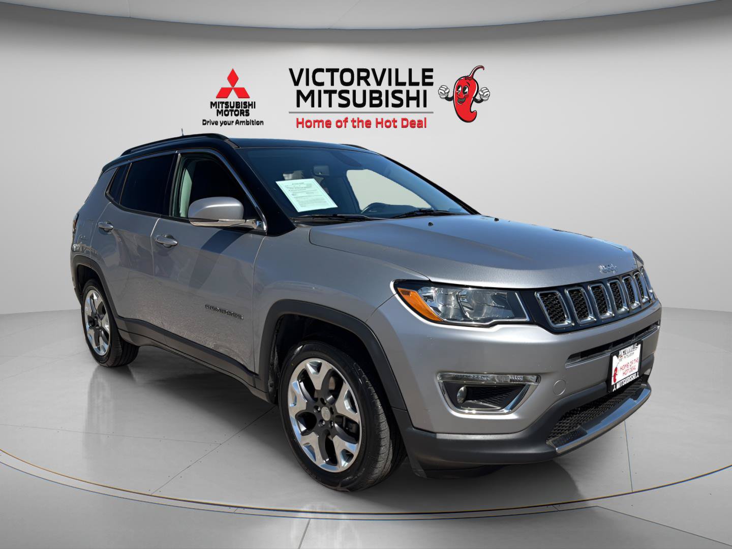 Used 2018 Jeep Compass Limited w/ Safe & Security Group FWD image 1