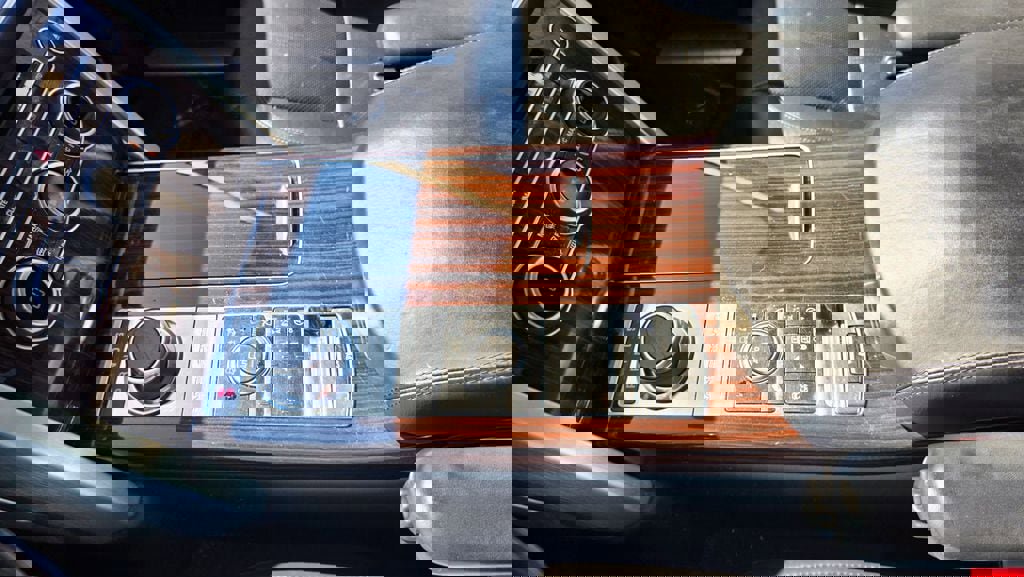 Used 2015 Land Rover Range Rover Supercharged image 22