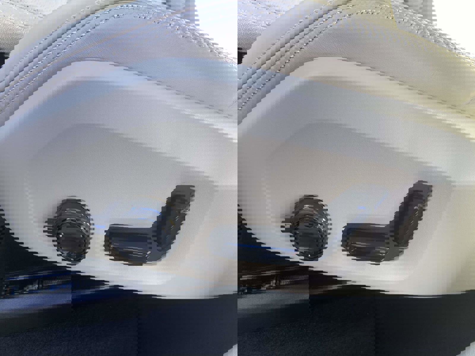 Certified 2026 Volvo XC60 T8 Ultra image 18