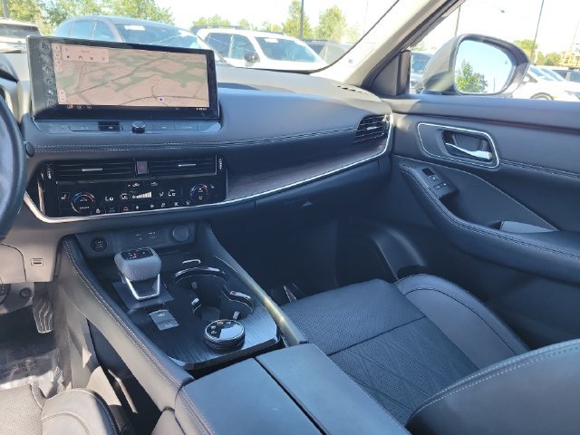 Used 2024 Nissan Rogue Platinum w/ Platinum Premium Package AWD/4WD image 30