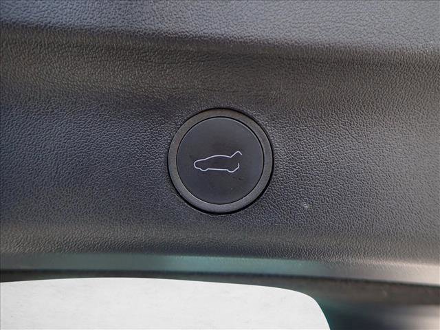 Used 2024 Tesla Model Y Performance image 9