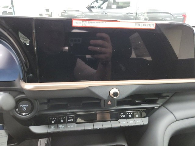 New 2026 Toyota Crown Platinum image 25