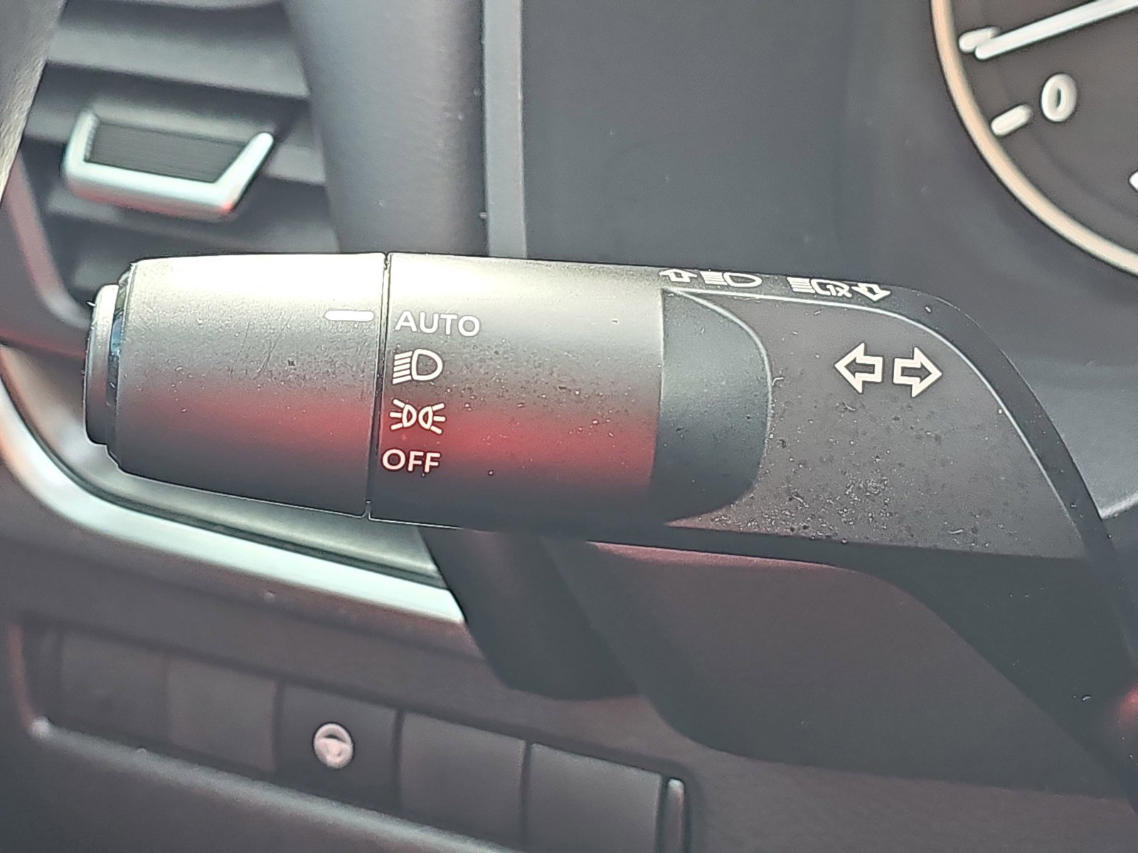 Used 2023 Nissan Rogue SV FWD image 52