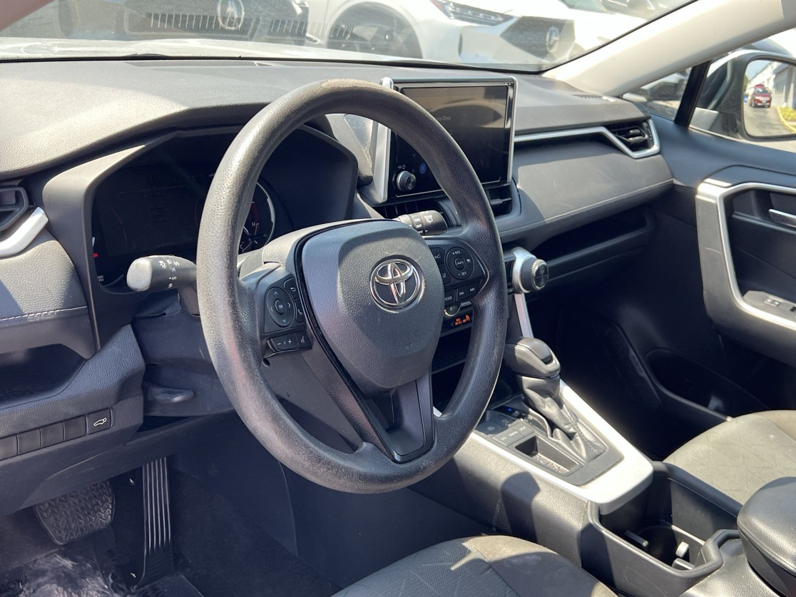 Used 2023 Toyota RAV4 XLE w/ Convenience Package FWD image 13