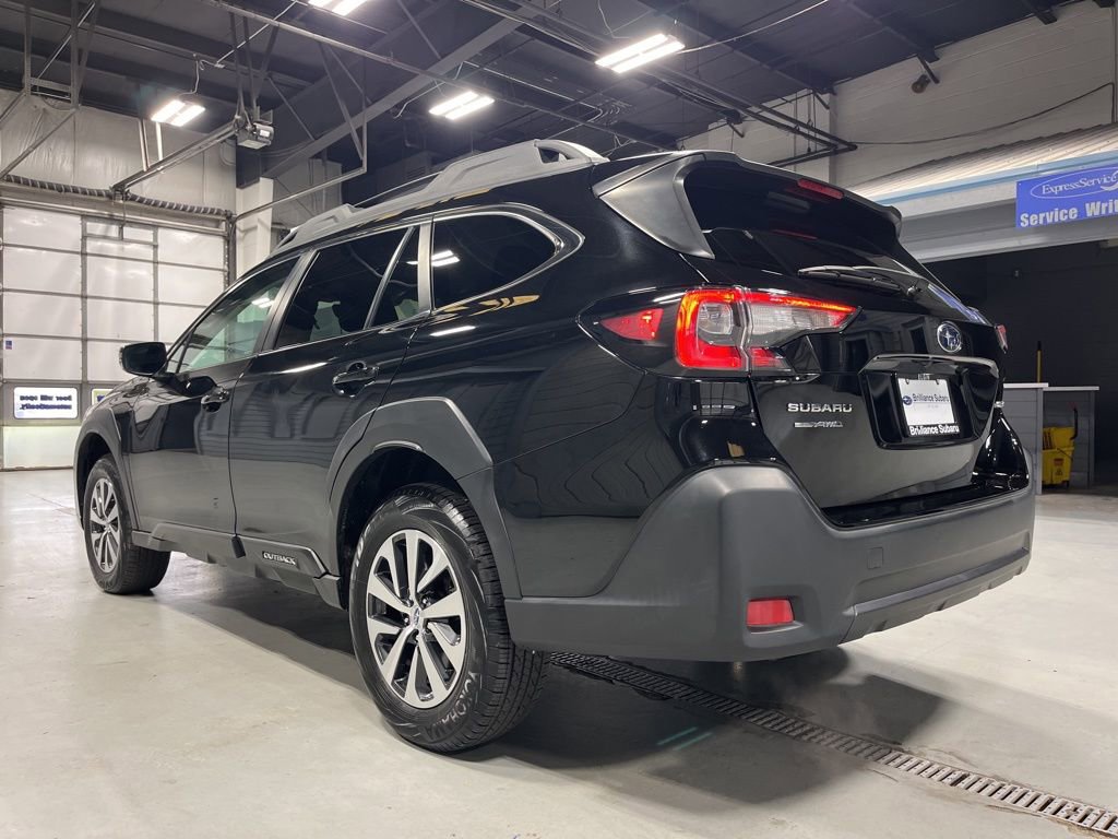 Certified 2024 Subaru Outback Premium AWD/4WD image 6