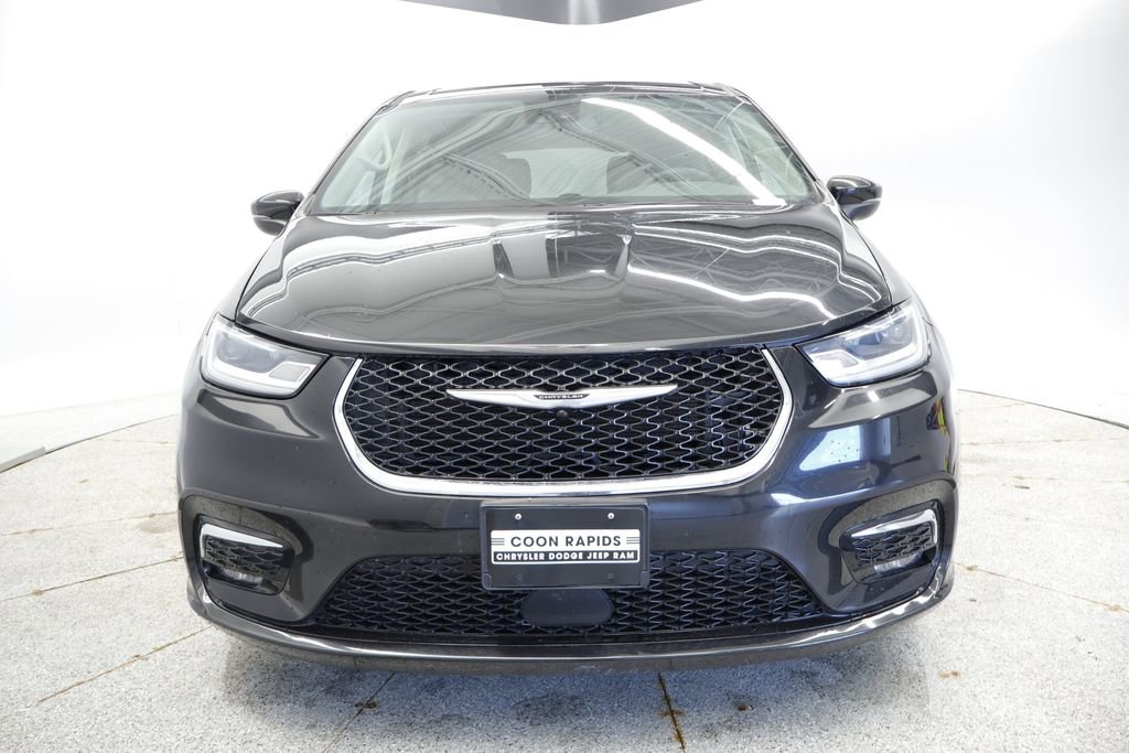 Used 2023 Chrysler Pacifica Touring-L FWD image 12