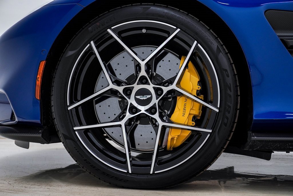 New 2025 Aston Martin Vanquish image 15