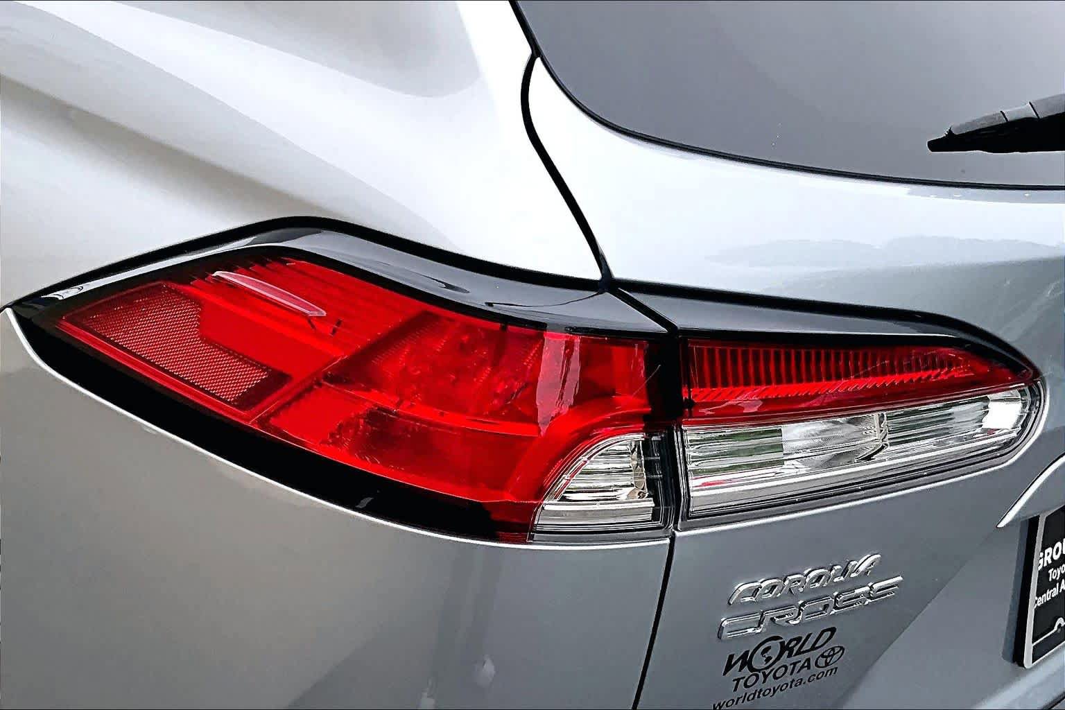 Certified 2024 Toyota Corolla Cross LE w/ Moonroof Package FWD image 29