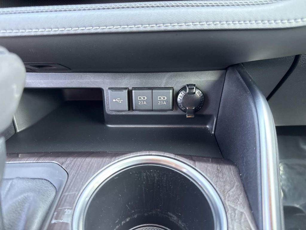 Used 2021 Toyota Highlander Platinum image 36
