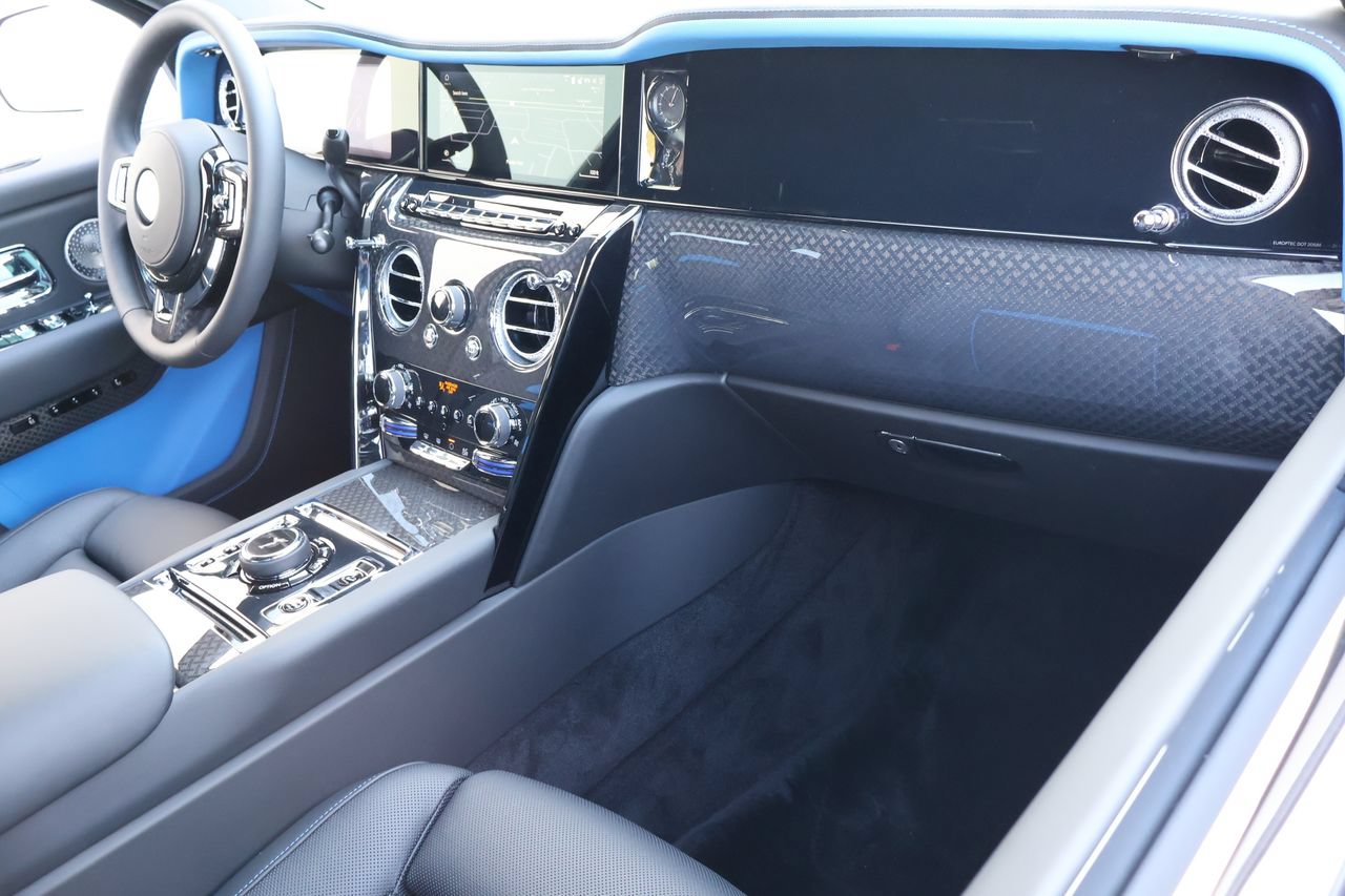 New 2027 Rolls-Royce Cullinan Black Badge AWD/4WD image 23