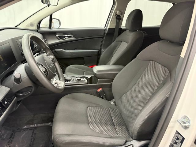 Used 2024 Kia Sportage LX image 5