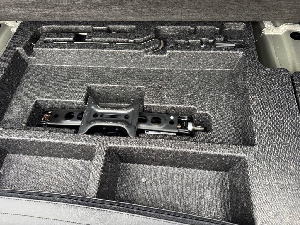 Used 2023 Subaru Legacy Limited image 17