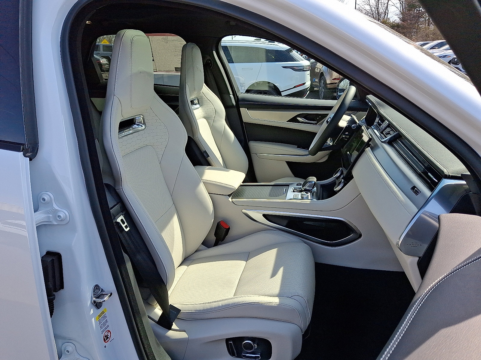 New 2026 Jaguar F-PACE R-Dynamic S image 3