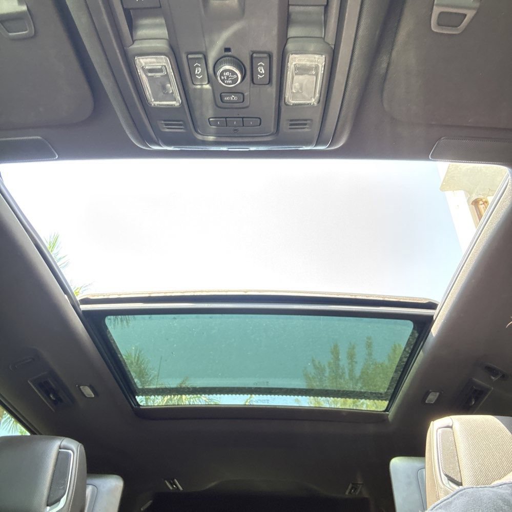 Used 2021 Cadillac Escalade Premium Luxury w/ Driver Assist Tech Package AWD/4WD image 8