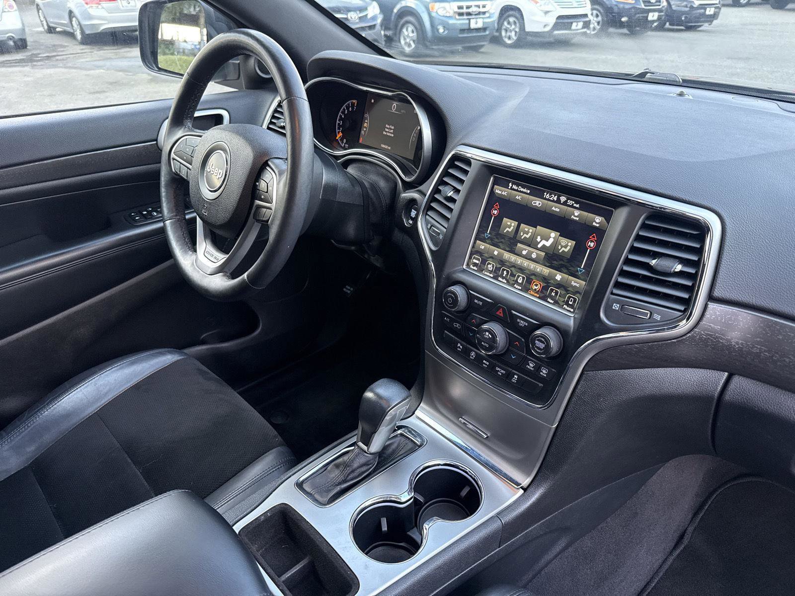 Used 2018 Jeep Grand Cherokee Altitude image 21