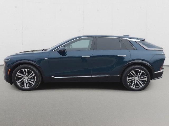 Certified 2024 Cadillac Lyriq Luxury w/ LPO, Floor Liner Package AWD/4WD image 8