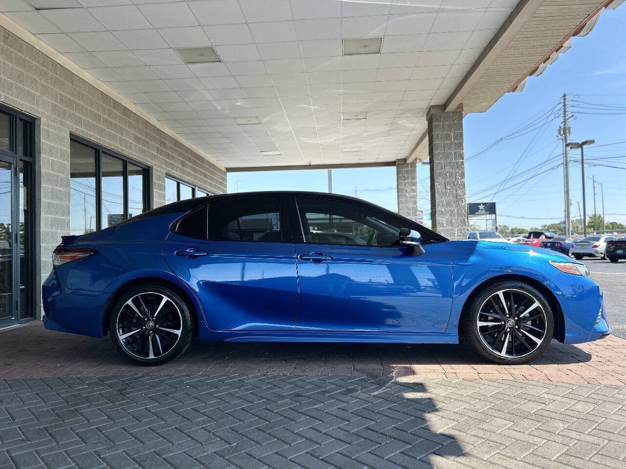Used 2019 Toyota Camry XSE w/ Navigation Package FWD image 23