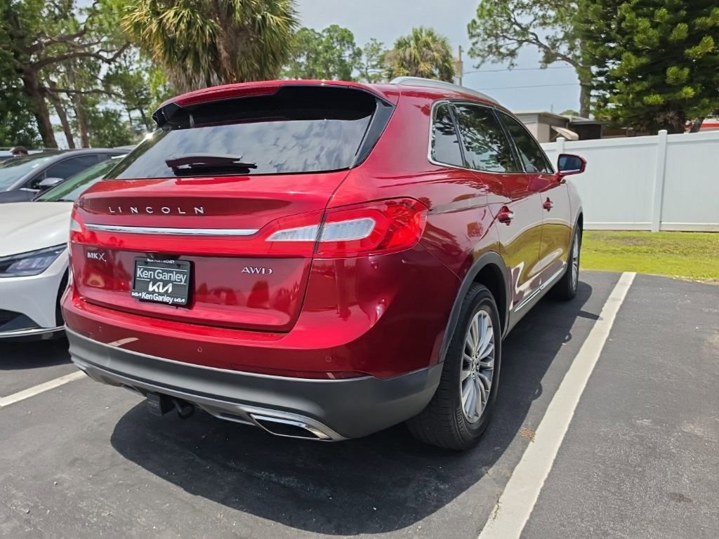 Used 2016 Lincoln MKX Select w/ Select Plus Package AWD/4WD image 9