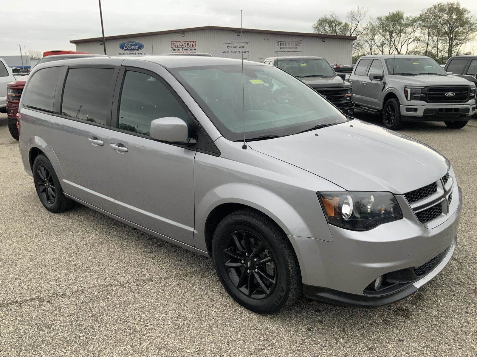 Used 2020 Dodge Grand Caravan GT image 2
