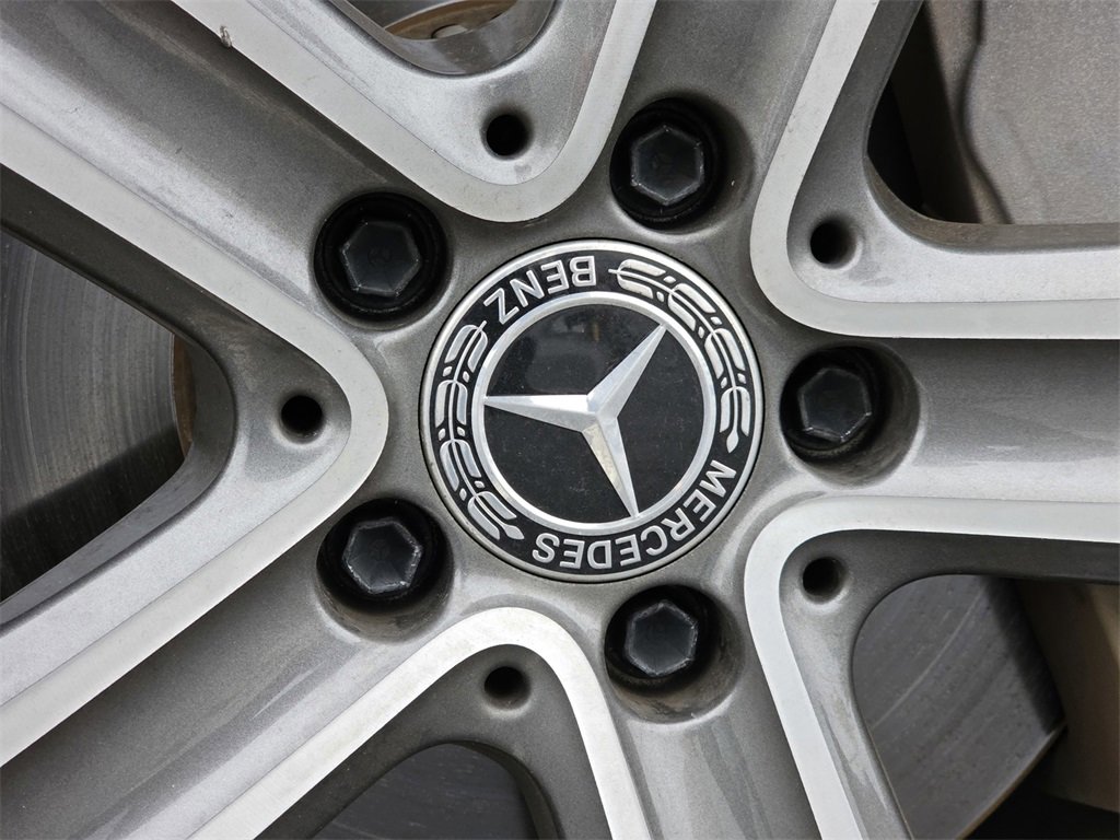 Used 2022 Mercedes-Benz GLC 300 image 11