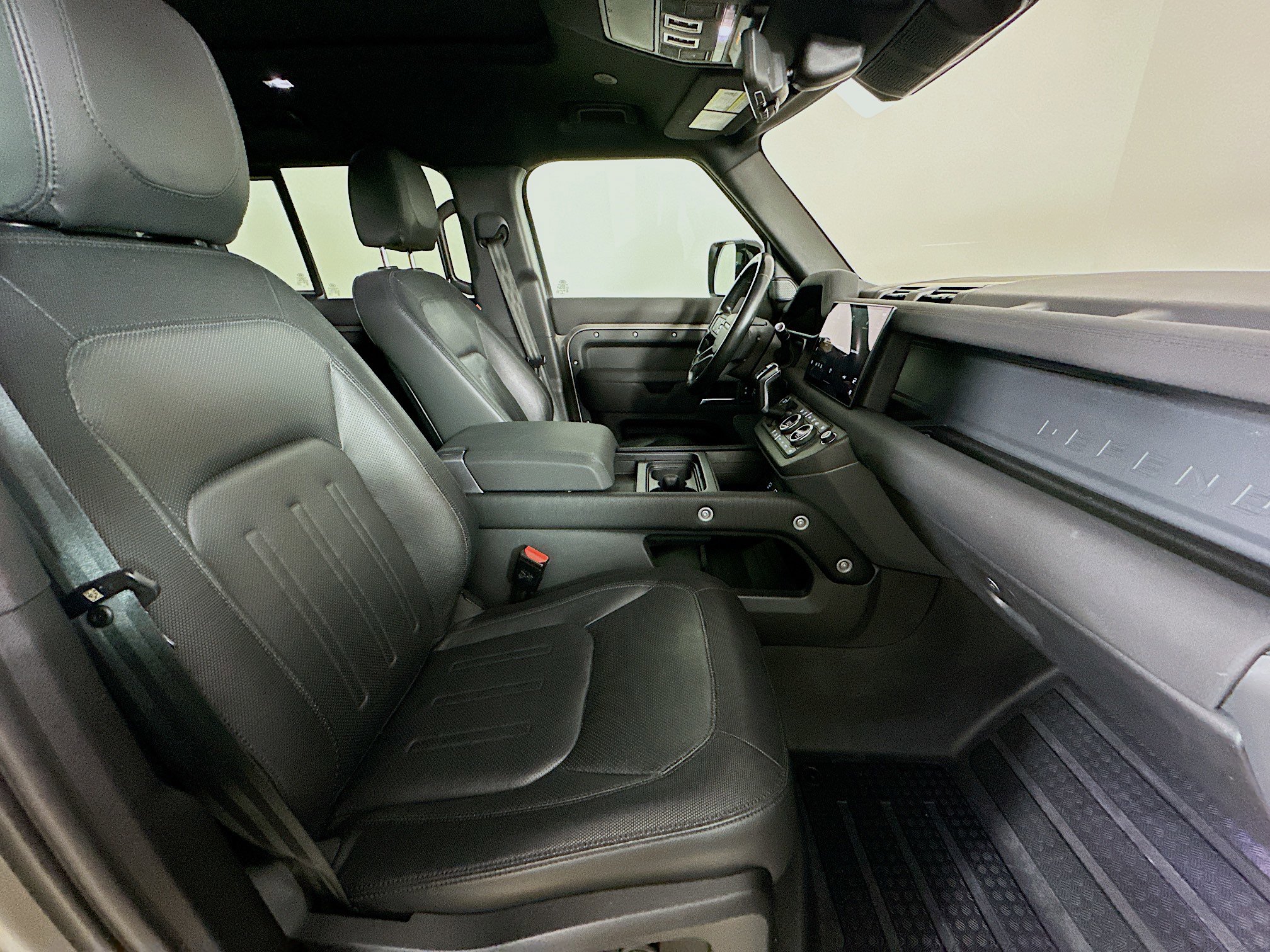 Used 2022 Land Rover Defender 110 X-Dynamic SE image 43