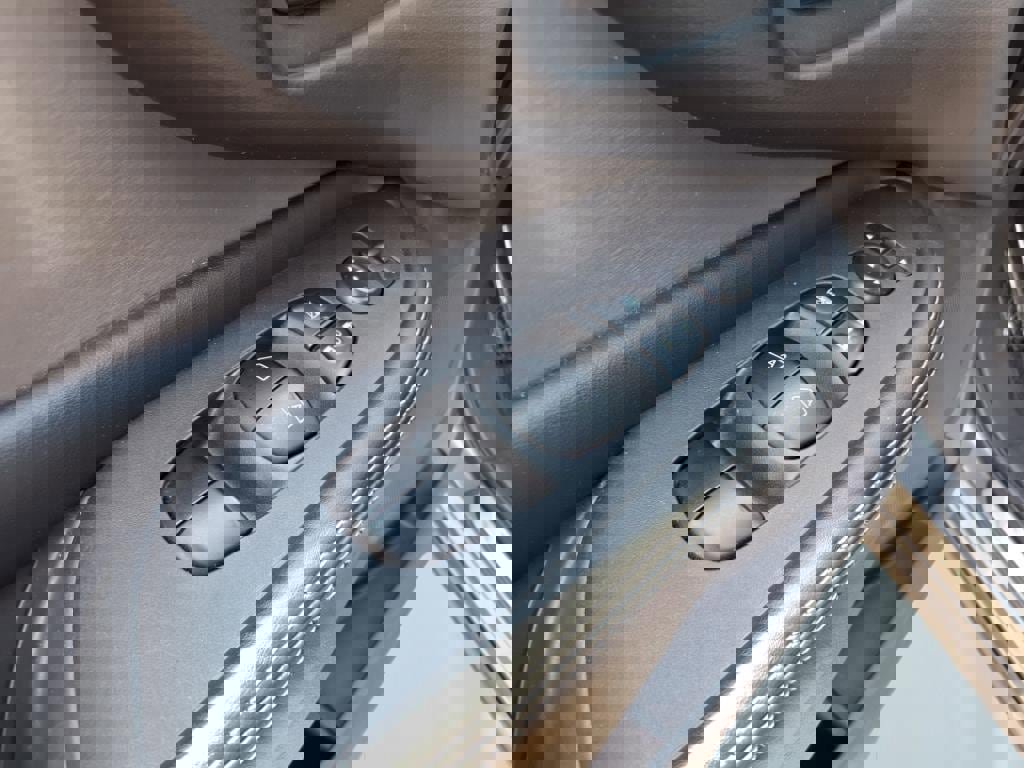 Used 2023 Nissan Murano SV image 13