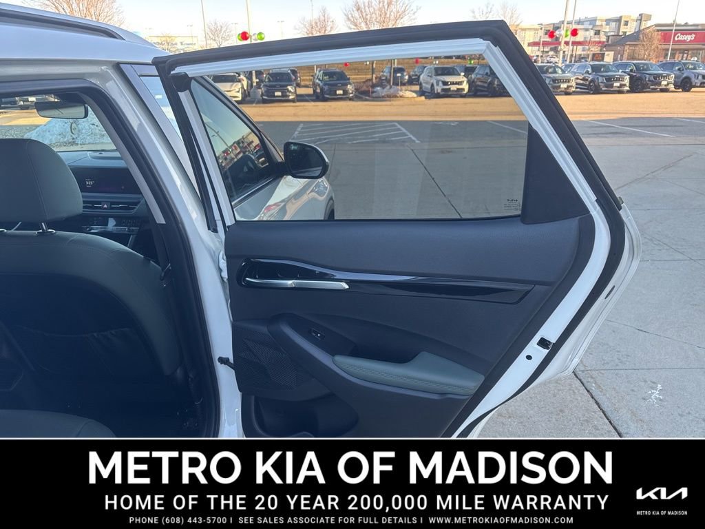 Used 2024 Kia Seltos SX w/ SX Sunroof Package image 32