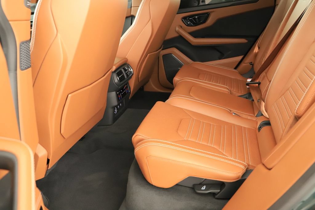 Used 2025 Lamborghini Urus SE AWD/4WD image 36