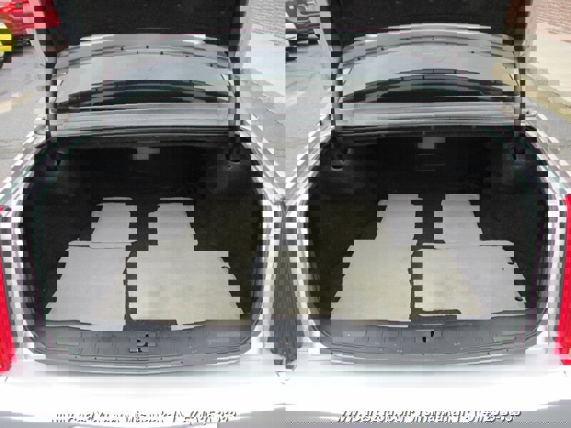 Used 2010 Cadillac DTS Luxury FWD image 20