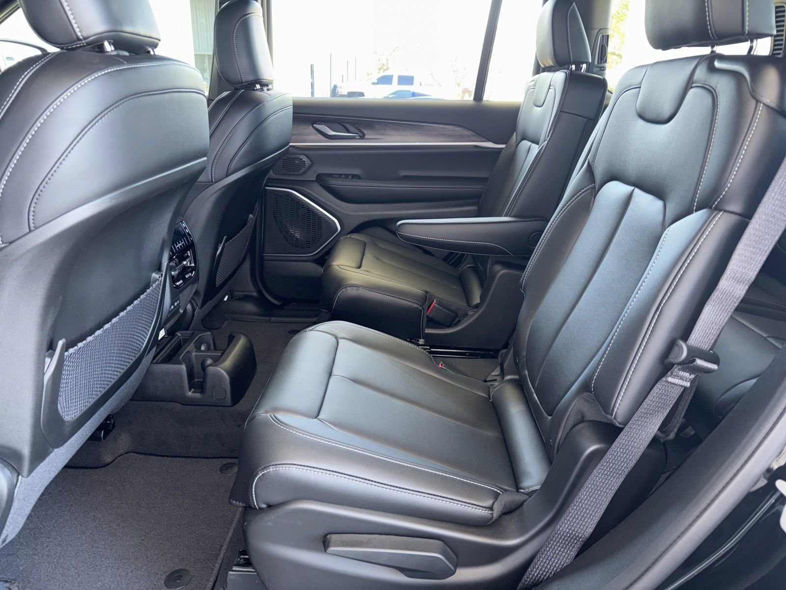 New 2026 Jeep Grand Cherokee L Limited w/ Limited Altitude Package image 16