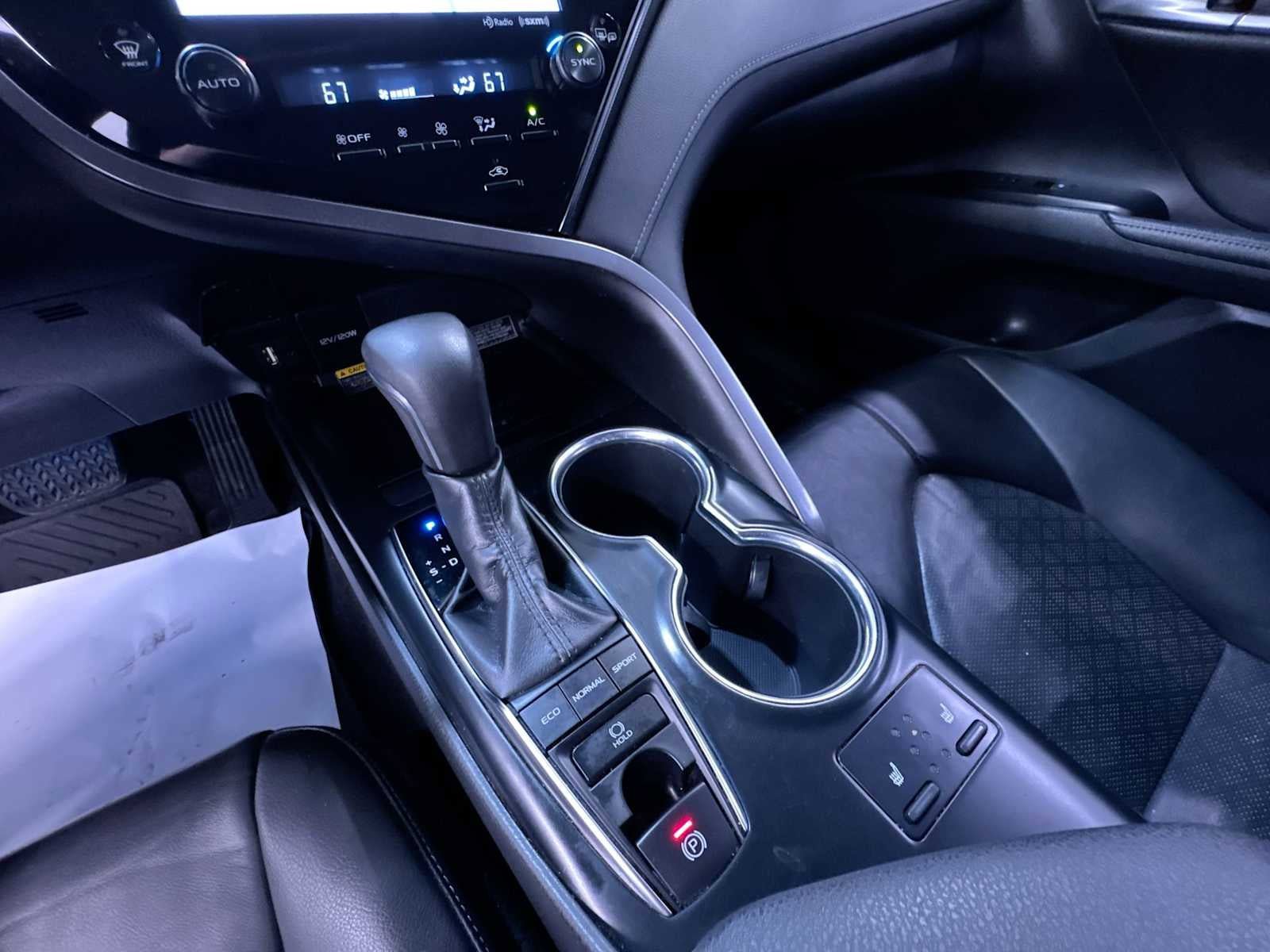 Used 2019 Toyota Camry XSE w/ Navigation Package FWD image 31