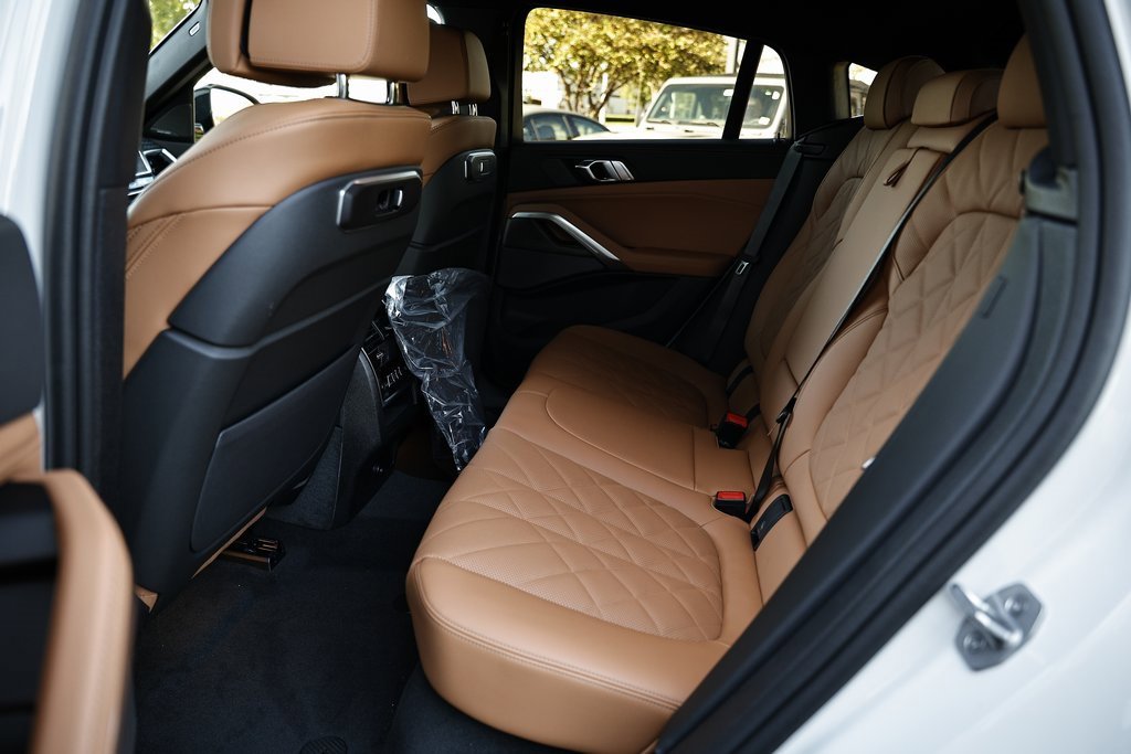 New 2026 BMW X6 xDrive40i w/ Climate Comfort Package image 25