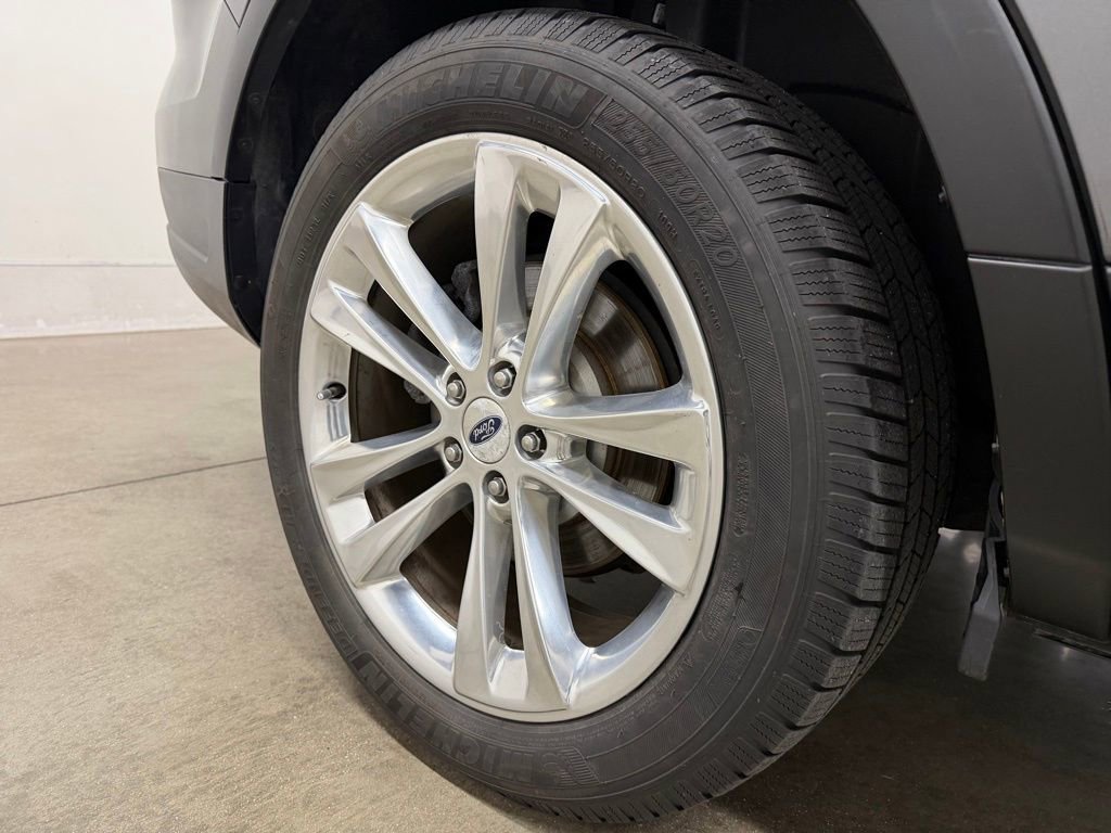 Used 2019 Ford Explorer XLT w/ Equipment Group 202A AWD/4WD image 11