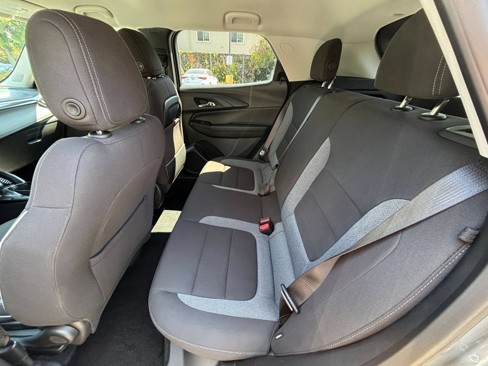 Used 2025 Chevrolet TrailBlazer LT FWD image 24