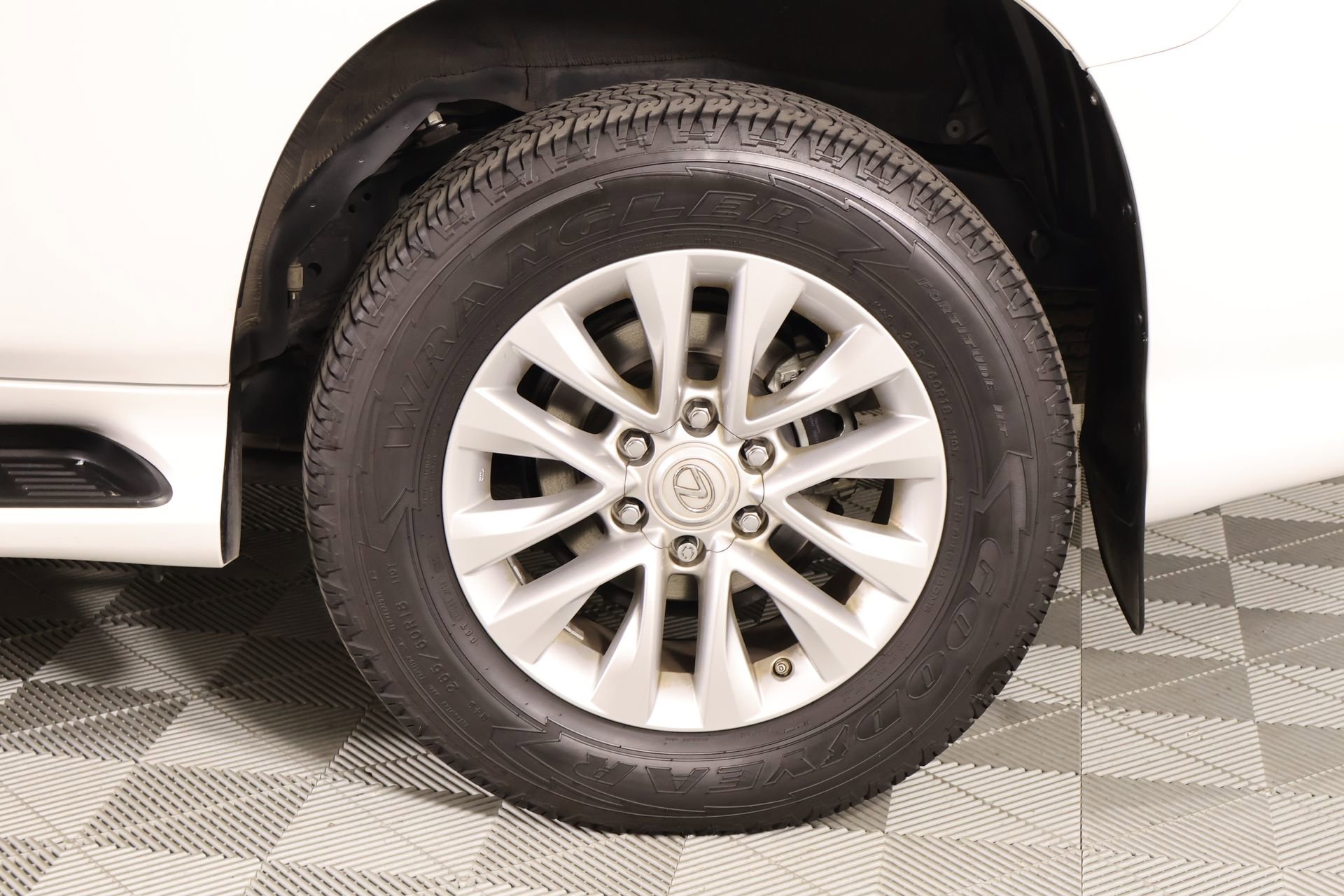 Used 2021 Lexus GX 460 Premium w/ Premium Package image 22