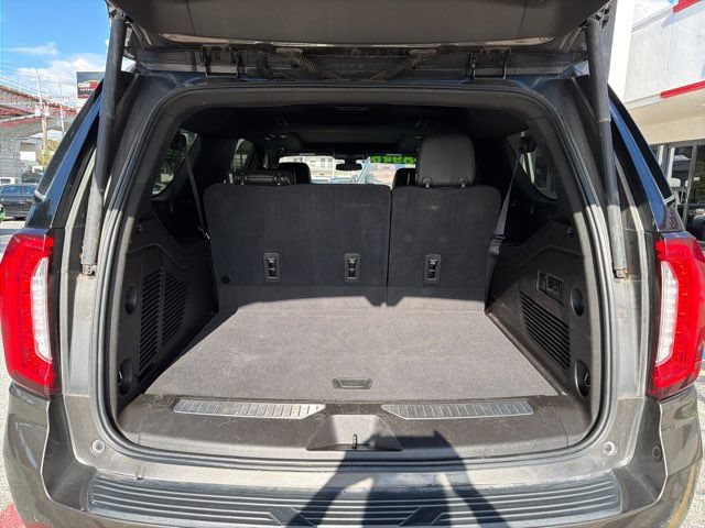 Used 2021 GMC Yukon XL AT4 w/ Technology Package AWD/4WD image 12