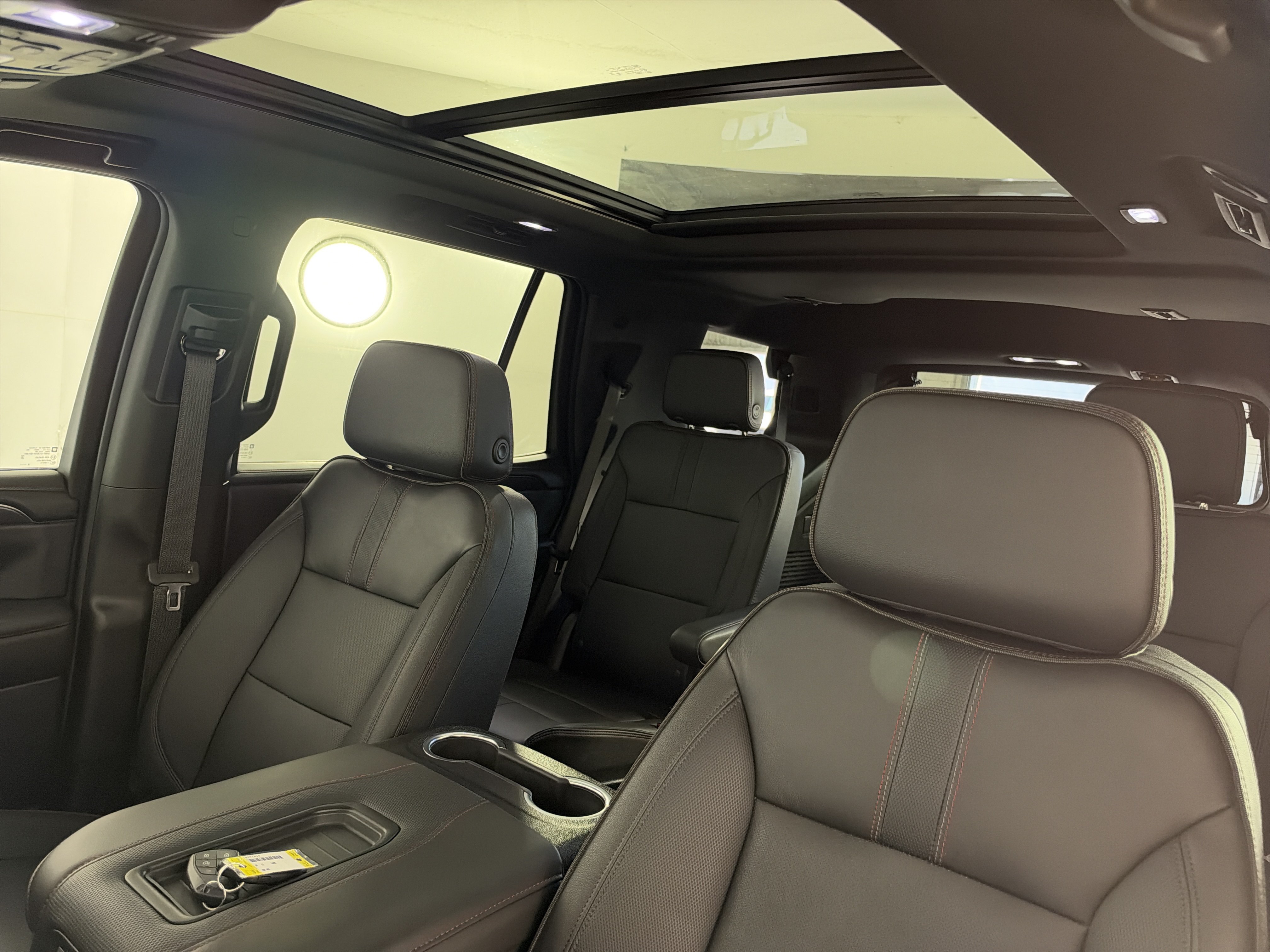 Used 2024 Chevrolet Tahoe RST w/ Luxury Package AWD/4WD image 31