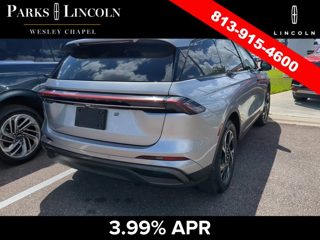 Used 2025 Lincoln Nautilus Premier w/ Jet Appearance Package image 9